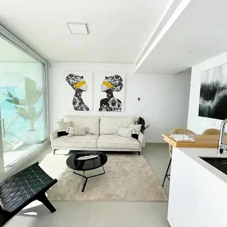 Апартаменты Amazing Sea Views, The Wave *
