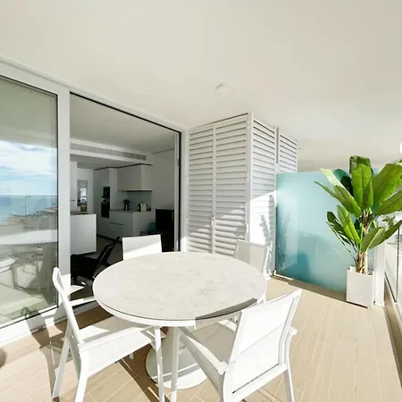 Апартаменты Amazing Sea Views, The Wave *