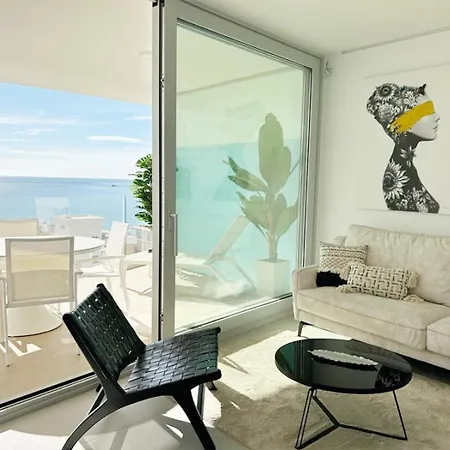 Amazing Sea Views, The Wave Апартаменты *