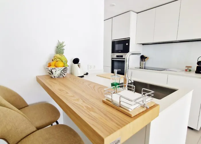 Amazing Sea Views, The Wave Апартаменты *