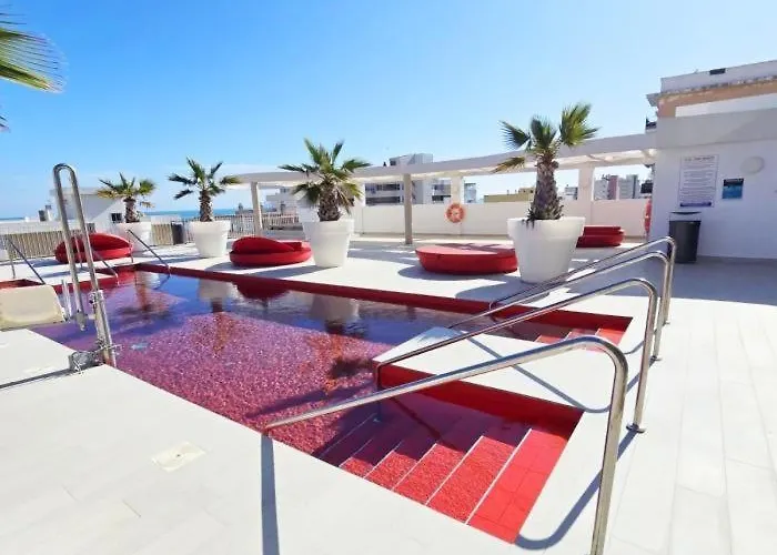 Amazing Sea Views, The Wave Апартаменты