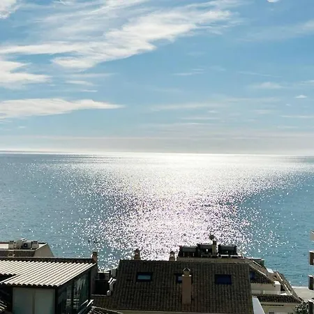 Amazing Sea Views, The Wave