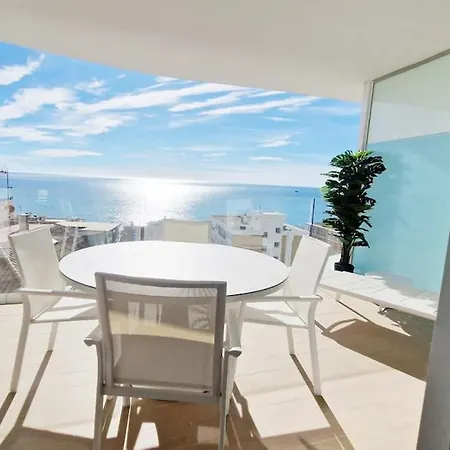 Amazing Sea Views, The Wave شقة