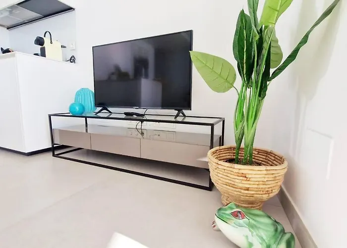 Amazing Sea Views, The Wave *