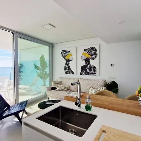 Apartment Amazing Sea Views, The Wave *