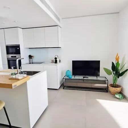 Apartment Amazing Sea Views, The Wave *